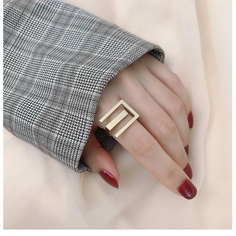 Nhẫn mạ vàng 18k mặt hình chữ E phong cách thời trang Âu Mỹ