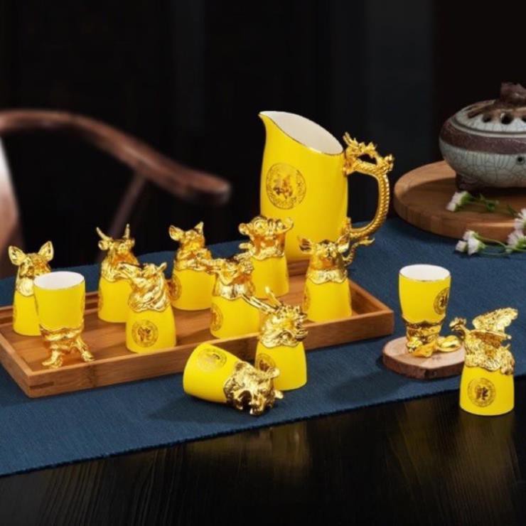 Bộ ly uống rượu 12 con giáp phong cách trung hoa chất liệu gốm sứ cao cấp
