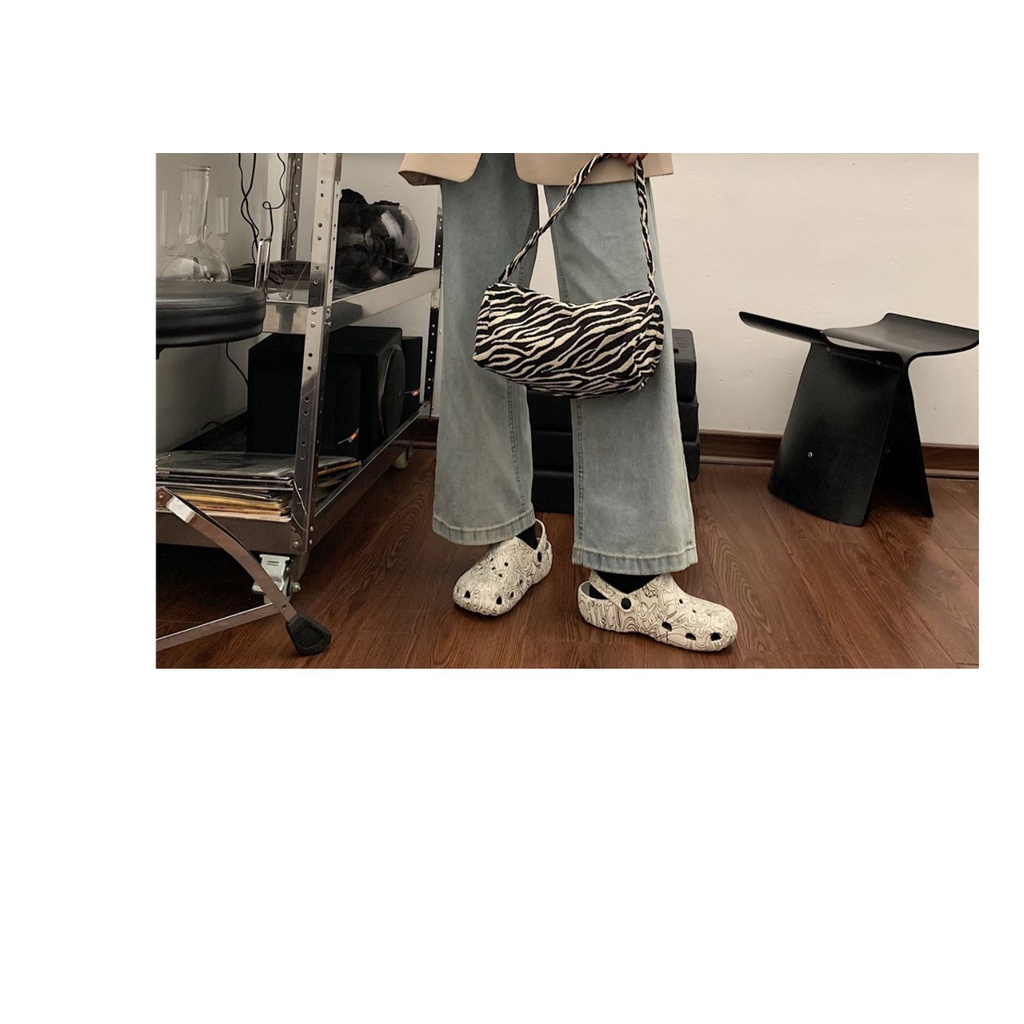 Giày Y Tá Đục Lỗ Đế Dày In Họa Tiết Hoạt Hình Graffiti Dễ Thương Cho Nữ