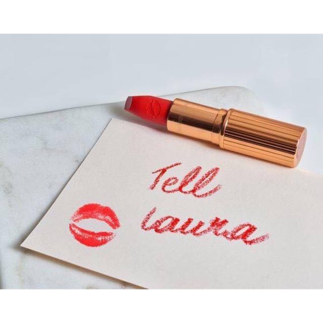 Son Charlotte Tilbury Hot Lips  TELL_LAURA