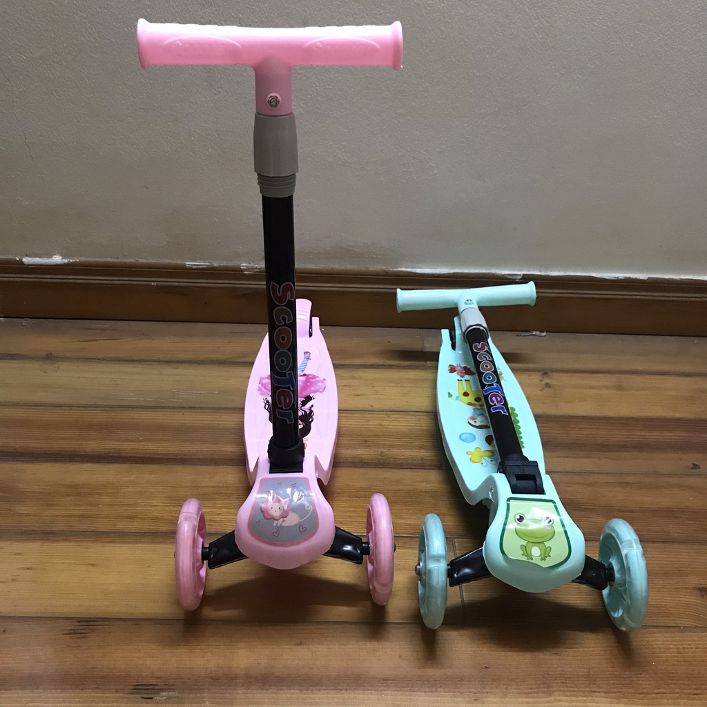 XE TRƯỢT SCOOTER MẪU 02 MỚI CÓ BÁNH XE PHÁT SÁNG MỚI, HÌNH NGỘ NGHĨNH, CHO BÉ TỪ 2-8 TUỔI