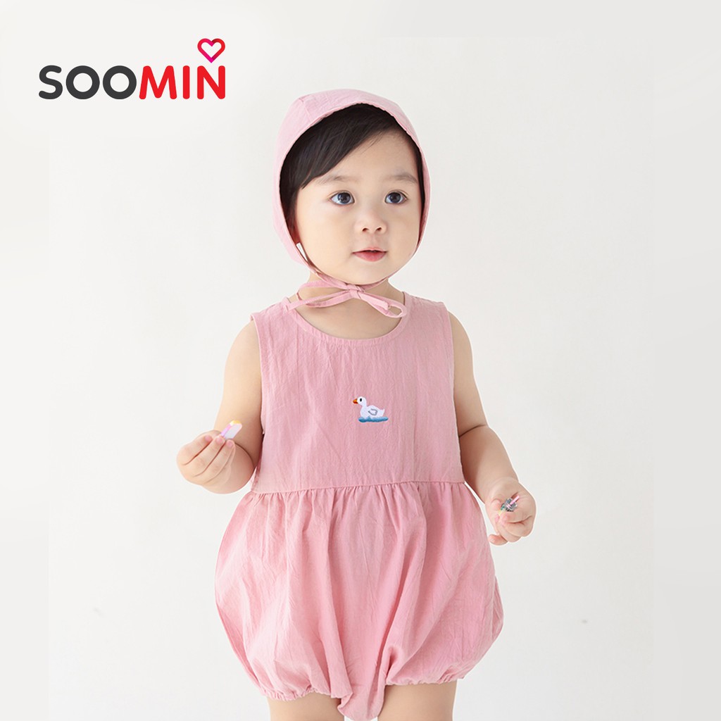 Jumpsuit Cho Bé Gái Soomin Kids Thêu Hình Vịt Chất Thô Giấy Hàn Quốc Cho Trẻ Em Từ 6 Đến 16 Kg Y8 [ Không Có Mũ ]