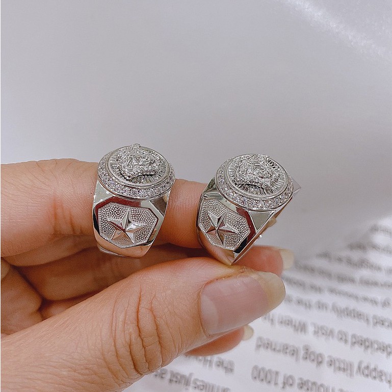 Nhẫn bạc nam ,bạc Ý xi bạch kim - Nhẫn bạc nam mặt Versace đính đá cao cấp NHANM00003 -Trang sức bạc DNJ