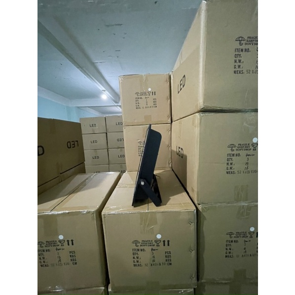 Đèn pha led 300W chuyên công trình ngoài trời, lắp tàu thuyền đi biển, sân bóng đá đủ watt chống nước IP66