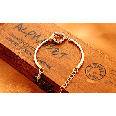 Vòng tay mặt hình trái tim đính đá dễ thương