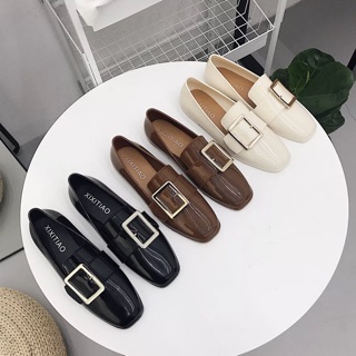 Loafer khoá bản to