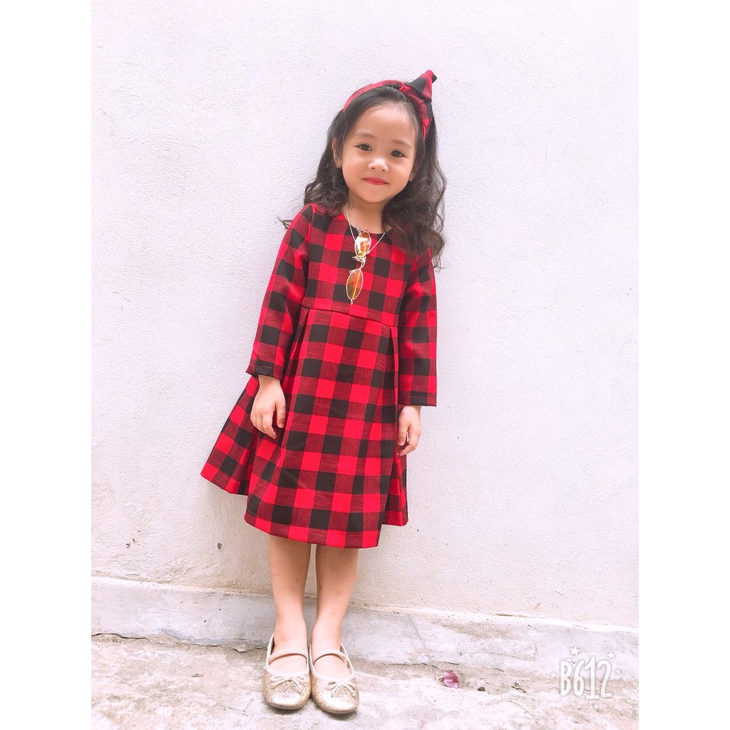 Váy kẻ caro màu đỏ kèm cài tóc dành cho bé gái 10-20 kg- thanh lý