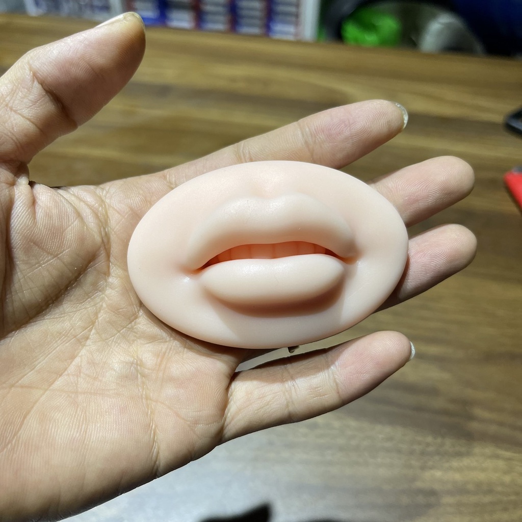 Môi 5D silicon tập phun xăm thẩm mỹ
