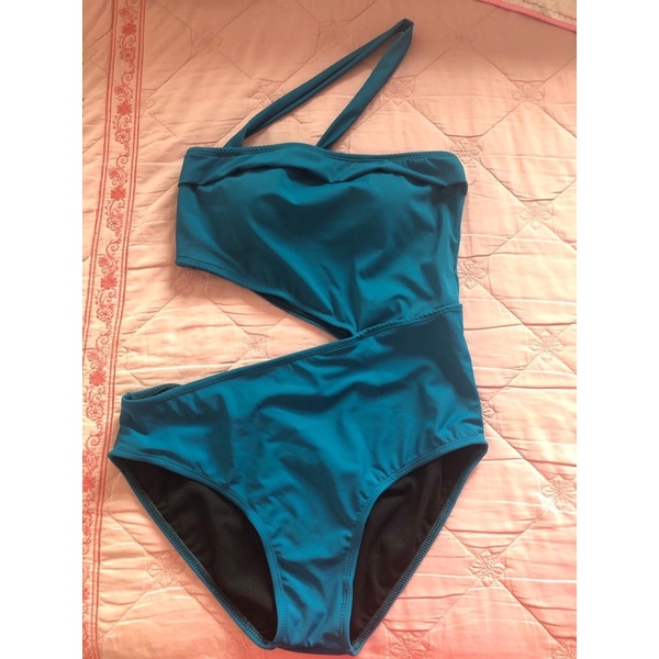 bikini liền thân khoét eo