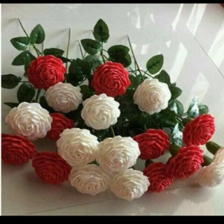 Combo 50 bong hoa làm bằng giấy nhún đủ lá đủ cành ( khách ib hoặc ghi chú để chọn màu ạ )