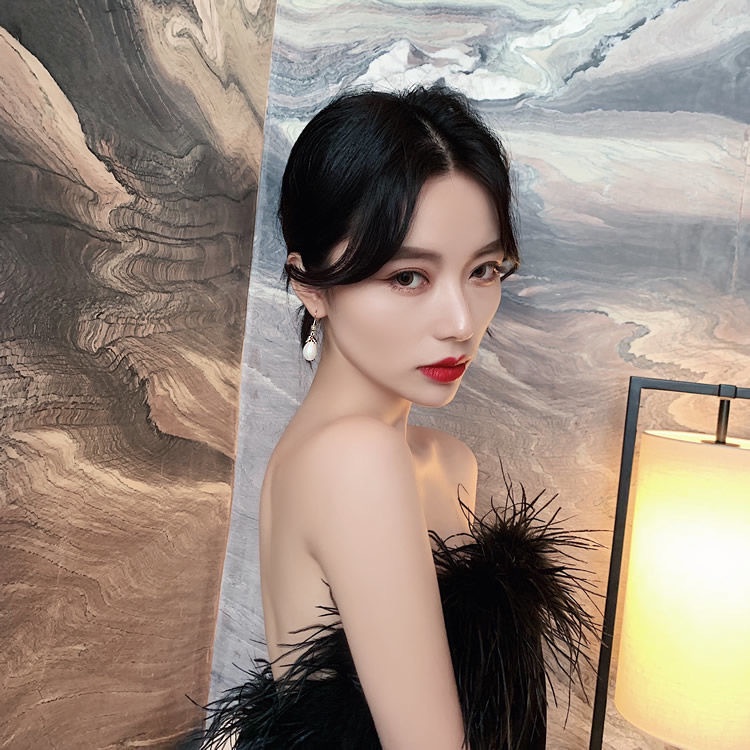 Khuyên Tai Tua Rua Dài Đính Hạt Ngọc Trai Phong Cách Cổ Điển