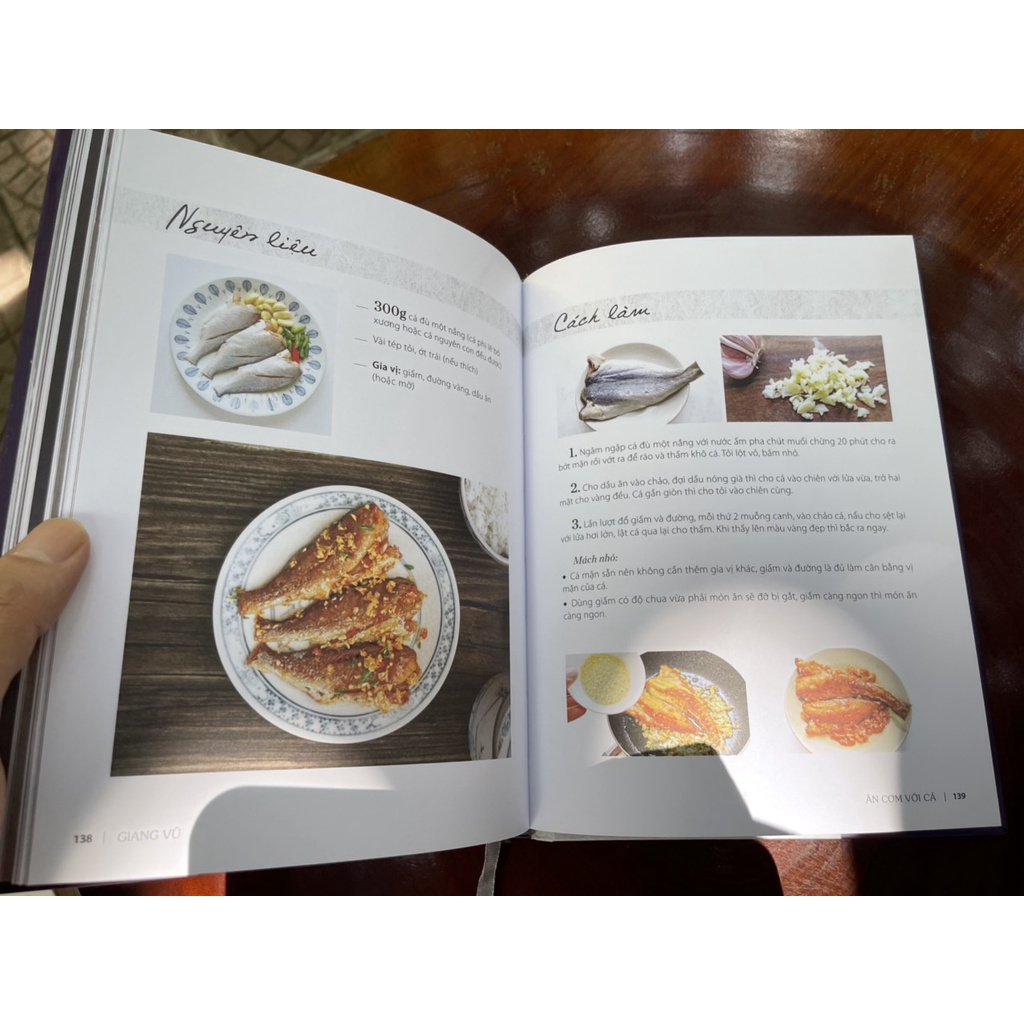 Sách - (Bìa cứng) Ăn Cơm Với Cá 30 món cá ngon của người Việt – Giang Vũ – Phương Nam Book – NXB Thế Giới