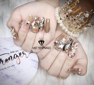 Vương miện chụp ảnh nail