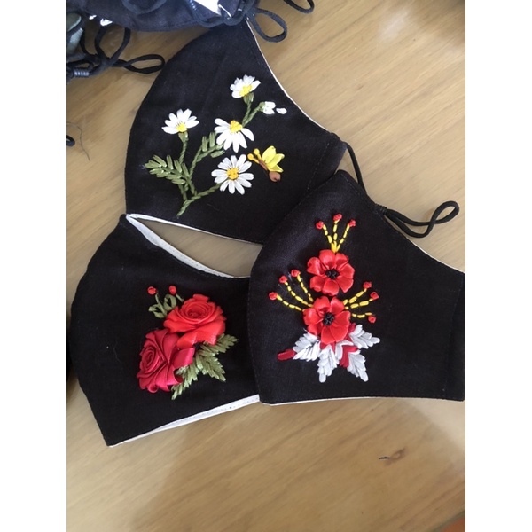 Khẩu trang thêu handmade vải linen