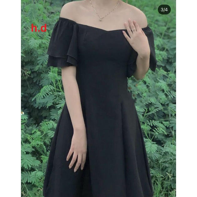 Váy Khoá Lưng Trễ Vai Tay Bèo Tầng Xinh Xắn