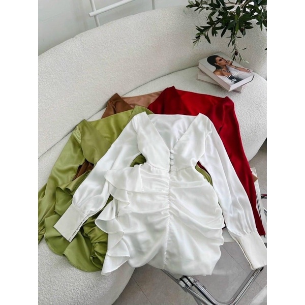 Đầm tay dài cut-out lưng bèo chân váy