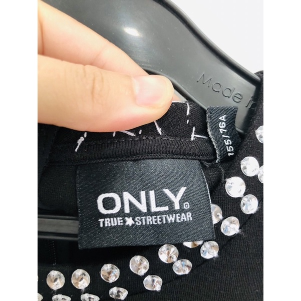 2hand đầm hiệu đen đính đá only D325 tiembixanh