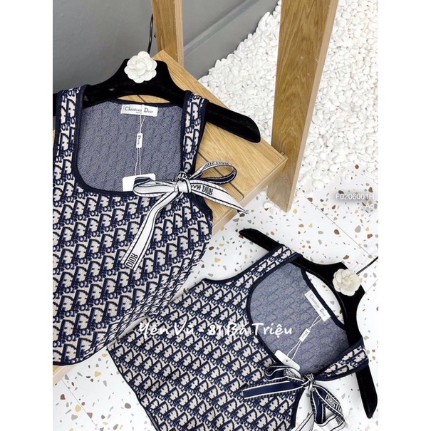 Áo Len hoạ tiết chữ D hai dây TT0206