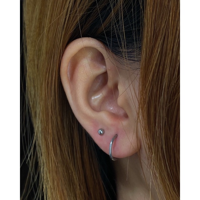 Khoen tai / khuyên tai mỏng nam nữ /chất liệu titan không gỉ MADDe