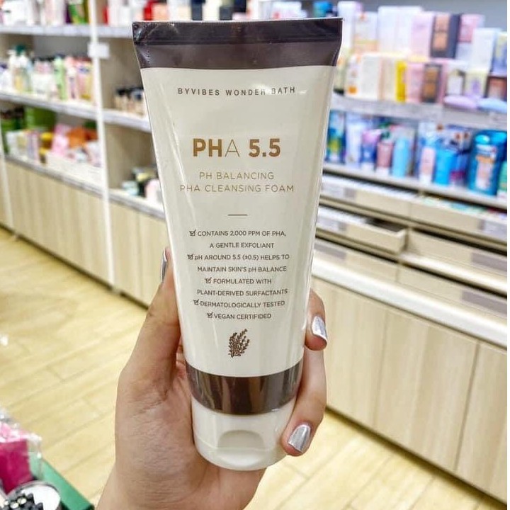 Sữa rửa mặt tạo bọt dịu nhẹ Byvibes Wonder Bath PHA 5.5 - Tuýp 130ml