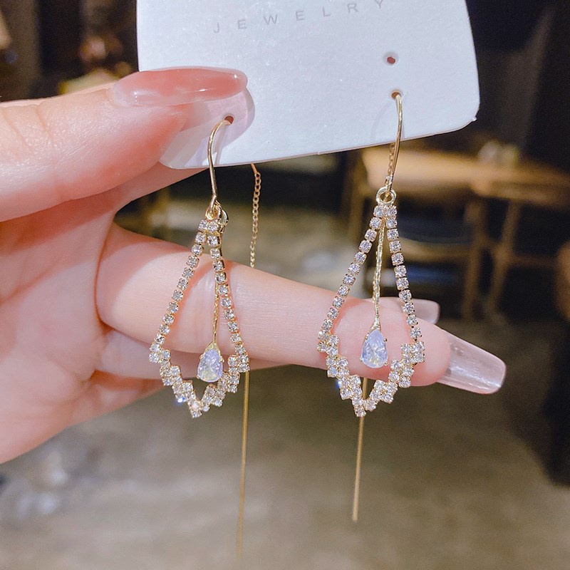 Đôi Bông Tai Dáng Dài Đính Đá Thời Trang Cho Nữ