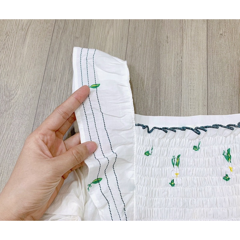Váy trắng smock hoa xanh-HÀNG SALE KO ĐỔI TRẢ