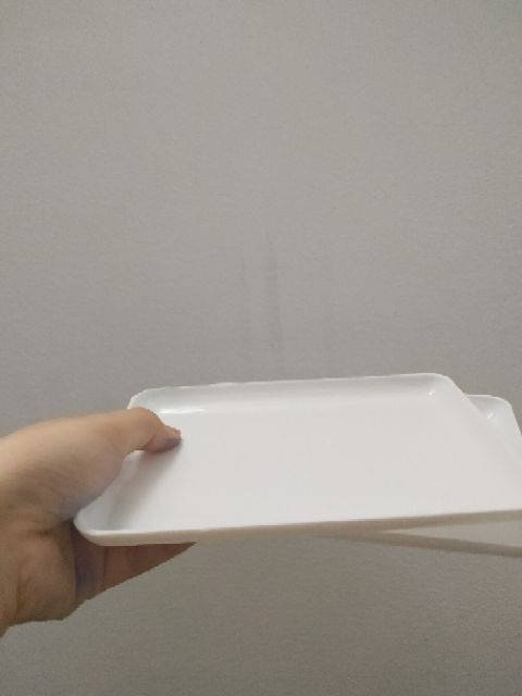 Khay nhựa trắng cỡ trung 15cm x 11cm