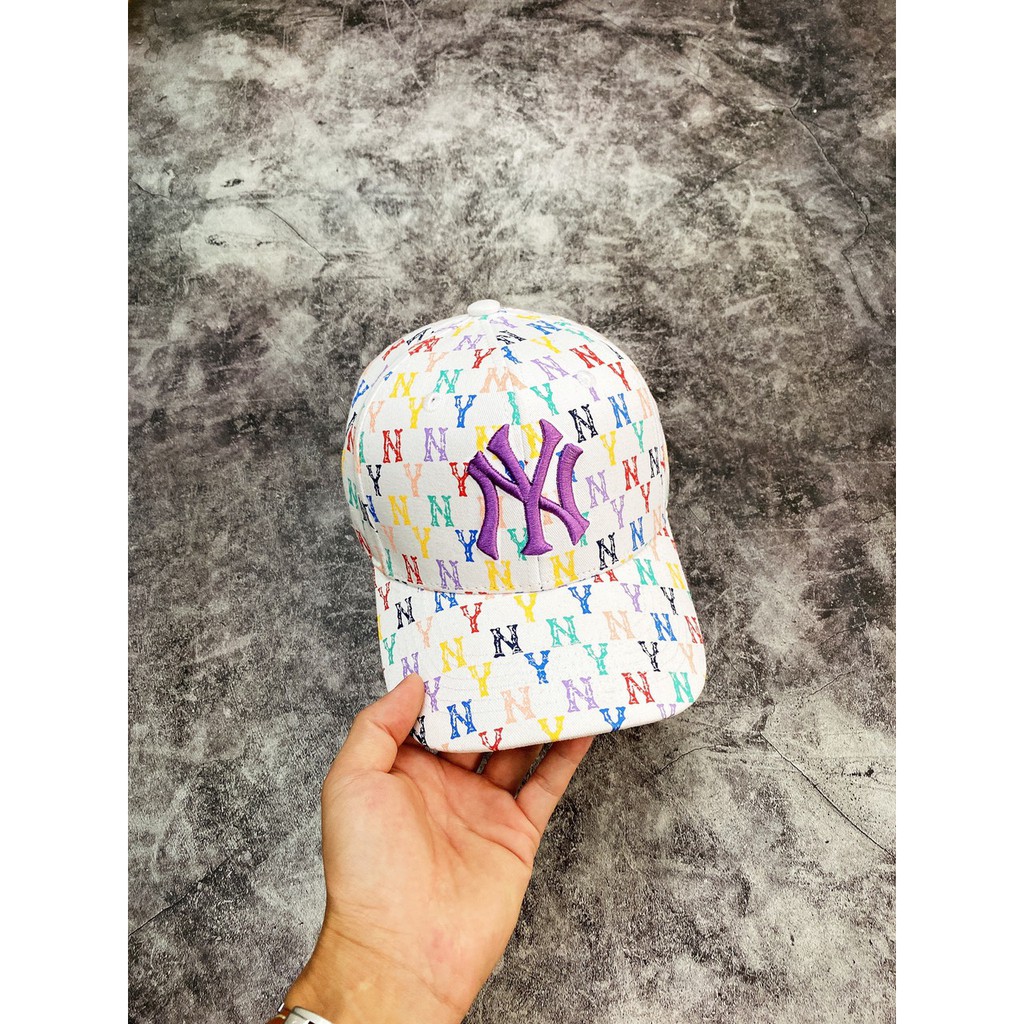 (HÀNG XUẤT XỊN) Mũ / Nón das nhiều logo màu N05 BASEBALL MONOGRAM CAP WHITE/MULTICO Made in Vietnam full tem tag