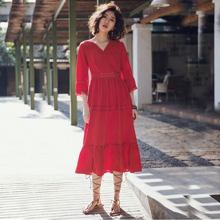 Váy maxi đỏ tay lỡ, kiểu dáng châu Âu
