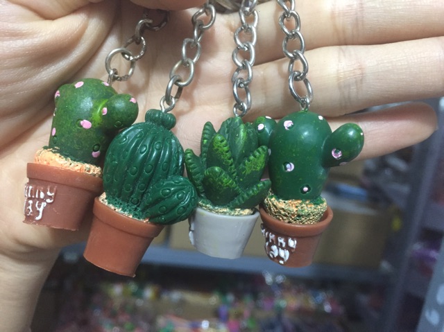 Móc khóa đá hình cây xương rồng