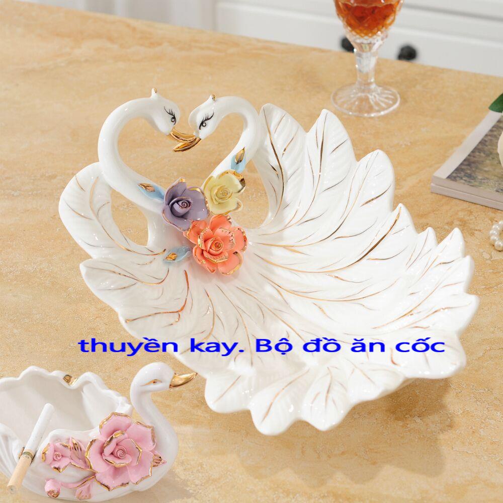 Đĩa trái cây thiên nga sáng tạo hiện đại phòng khách đơn giản bằng gốm sứ trang trí bàn cà phê kẹo đám cưới Châu Âu