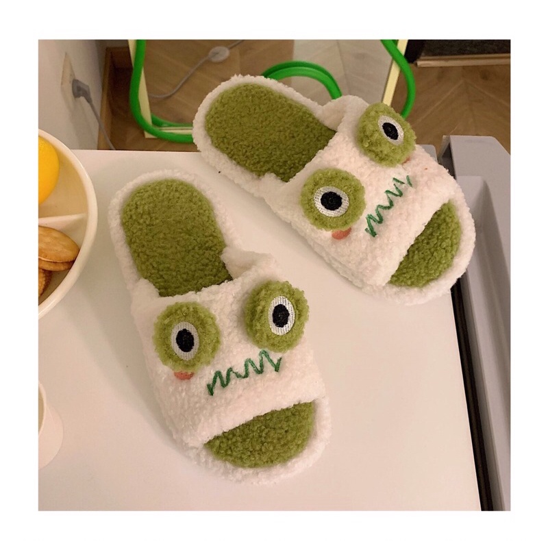 Dép bông hình thú hình con ếch đi trong nhà
