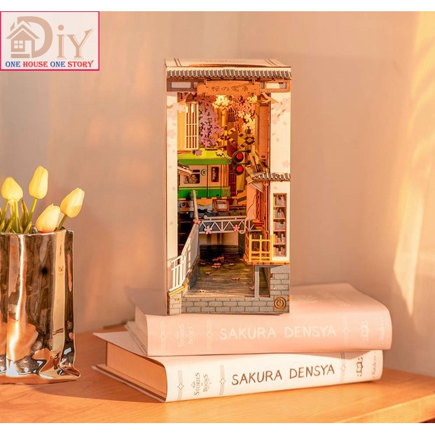 Mô hình Book nook DIY tự lắp ráp bằng gỗ 3D Rolife Sakura Densya TGB01 - Quà tặng sinh nhật giáng sinh
