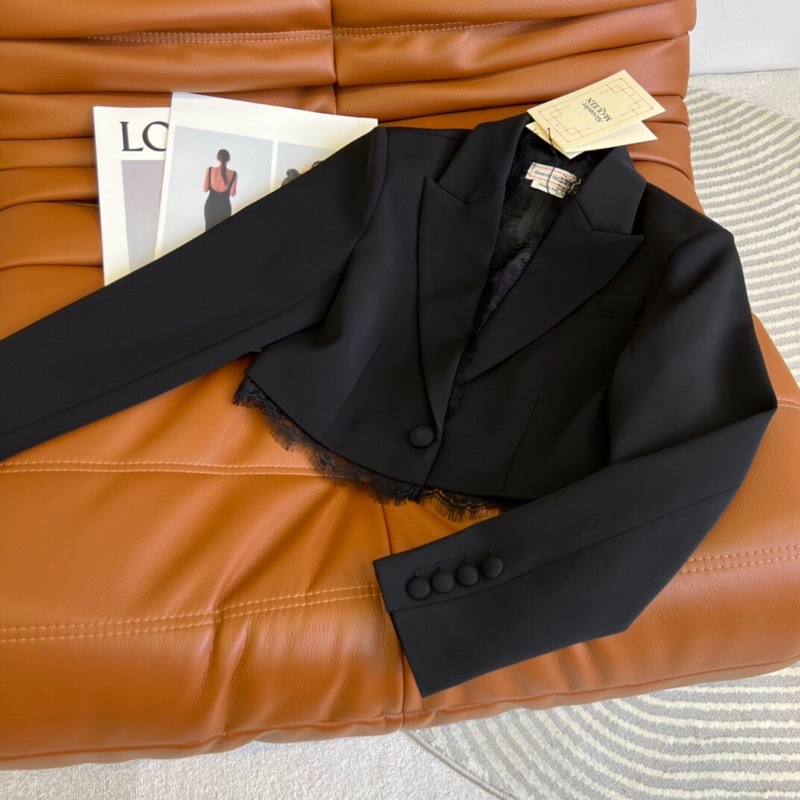 Áo khoác blazer nữ dáng ngắn phối ren mẫu mới thương hiệu Alexander McQueen cao cấp