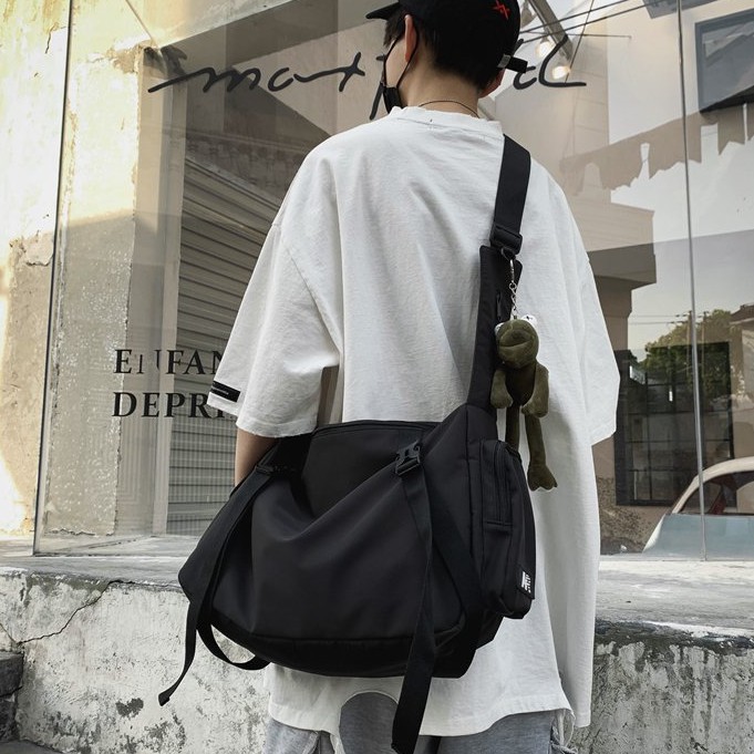 [Mã 2611THTRANG100K hoàn 10% xu đơn 99K] Túi đeo chéo AR kiểu dáng thể thao hiện đại giá rẻ vải chống nước cao cấp | BigBuy360 - bigbuy360.vn