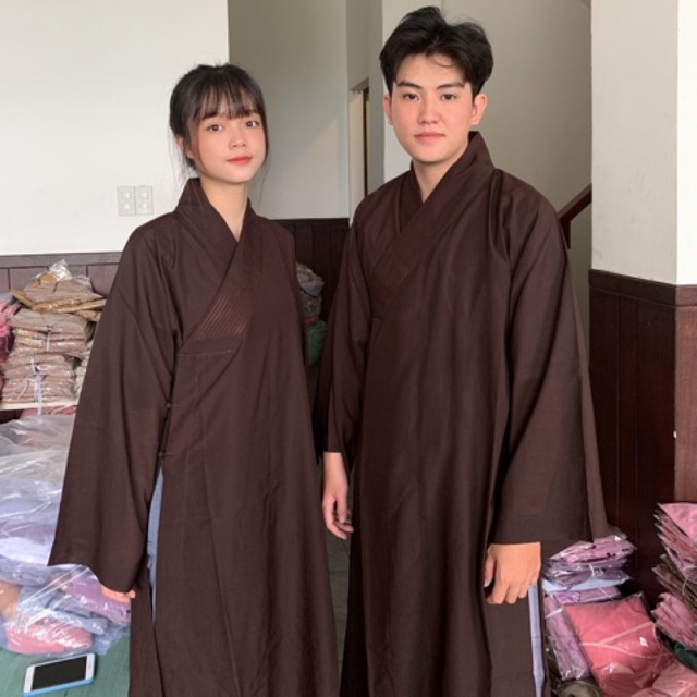 Áo choàng  đi tụng kinh lễ chùa