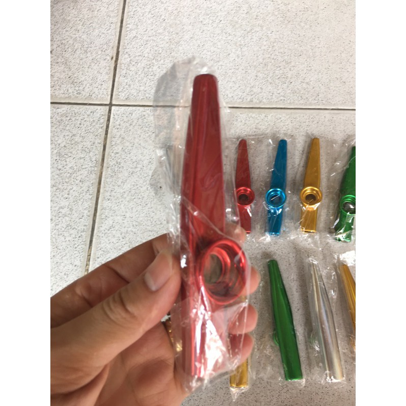 Kèn Kazoo kim loại