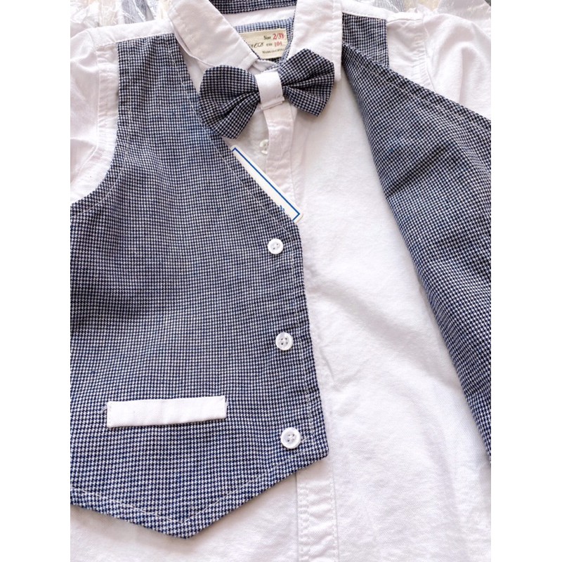Áo sơ mi đính kèm gile(mua 1 mà được 2 luôn ạ), bé diện kèm quần jean hoặc trong vest hàng có sẵn, kèm ảnh thật, video