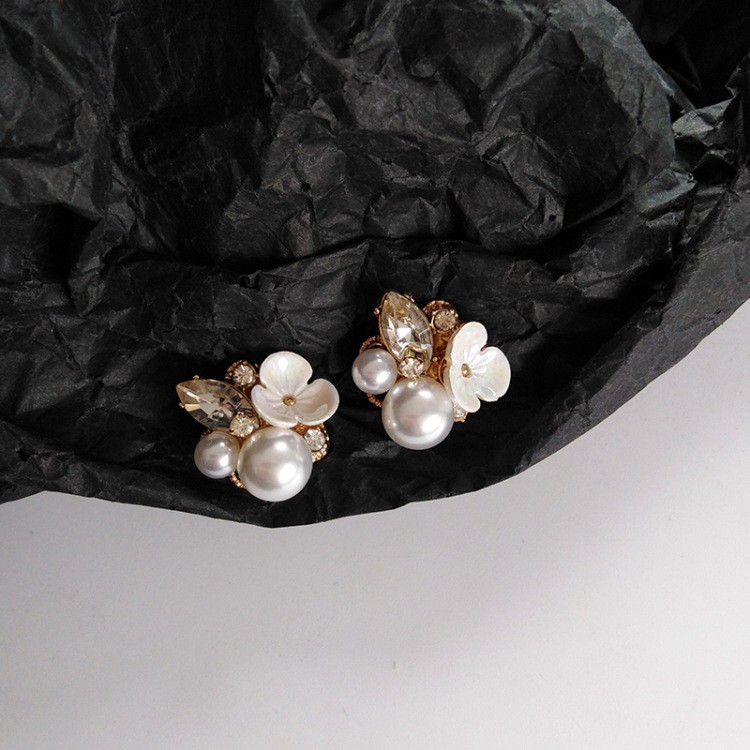 Khuyên tai mạ bạc 925 hình hoa đính ngọc trai lấp lánh