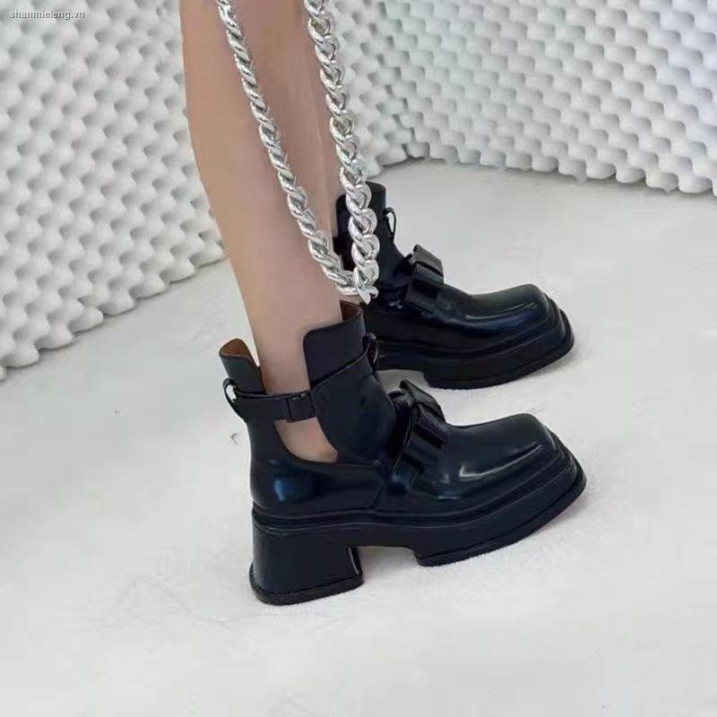 Giày bốt martin đế dày mũi vuông phối lỗ cài khóa kiểu cổ điển thời trang mùa hè mới cho nữ 2021 | BigBuy360 - bigbuy360.vn