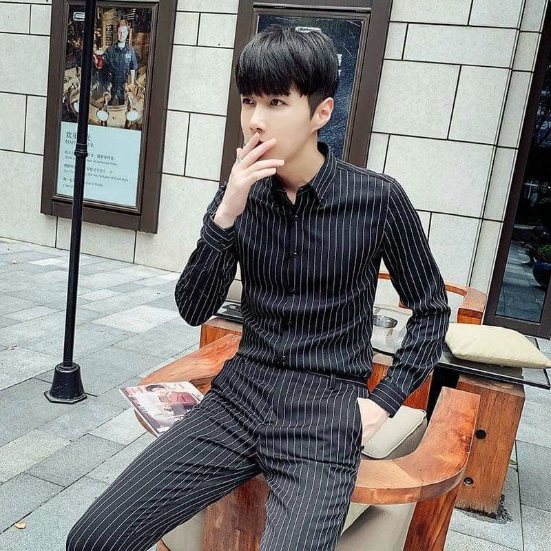 Áo sơ mi nam họa tiết kẻ sọc, thiết kế thời trang, phong cách Hàn Quốc, trẻ trung năng dộng.
