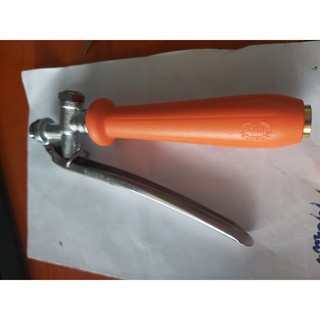 tay bóp bình xịt