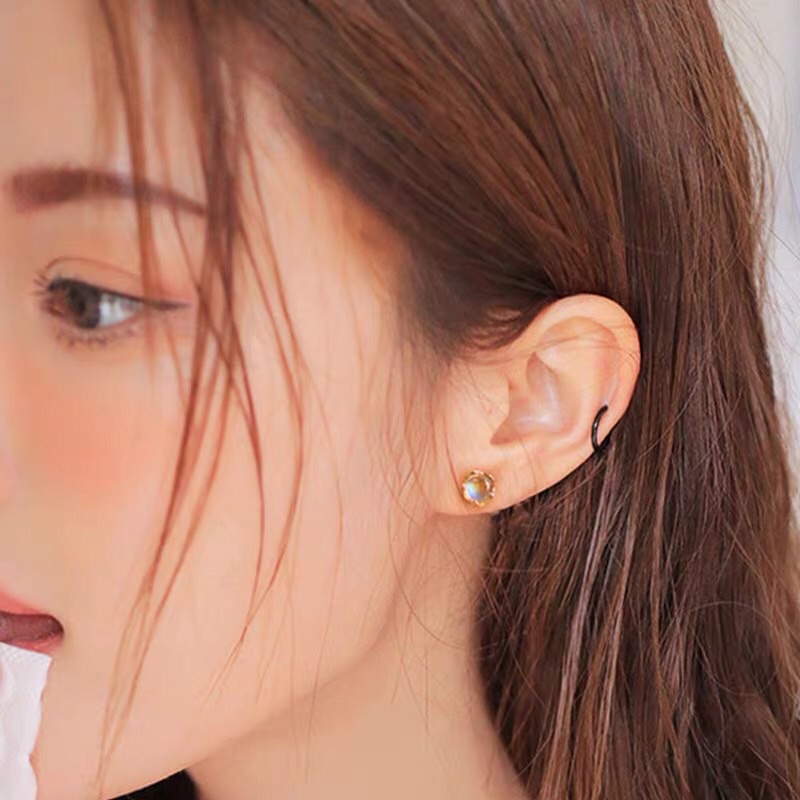 Bông tai tròn bạc đá Moonstone nhân tạo, khuyên tai bạc tròn đá mặt trăng nhân tạo Blackmeo