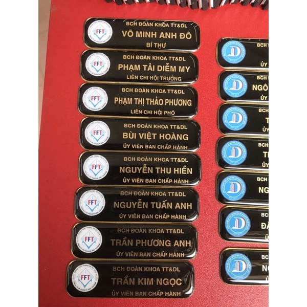 Bảng tên nhân viên