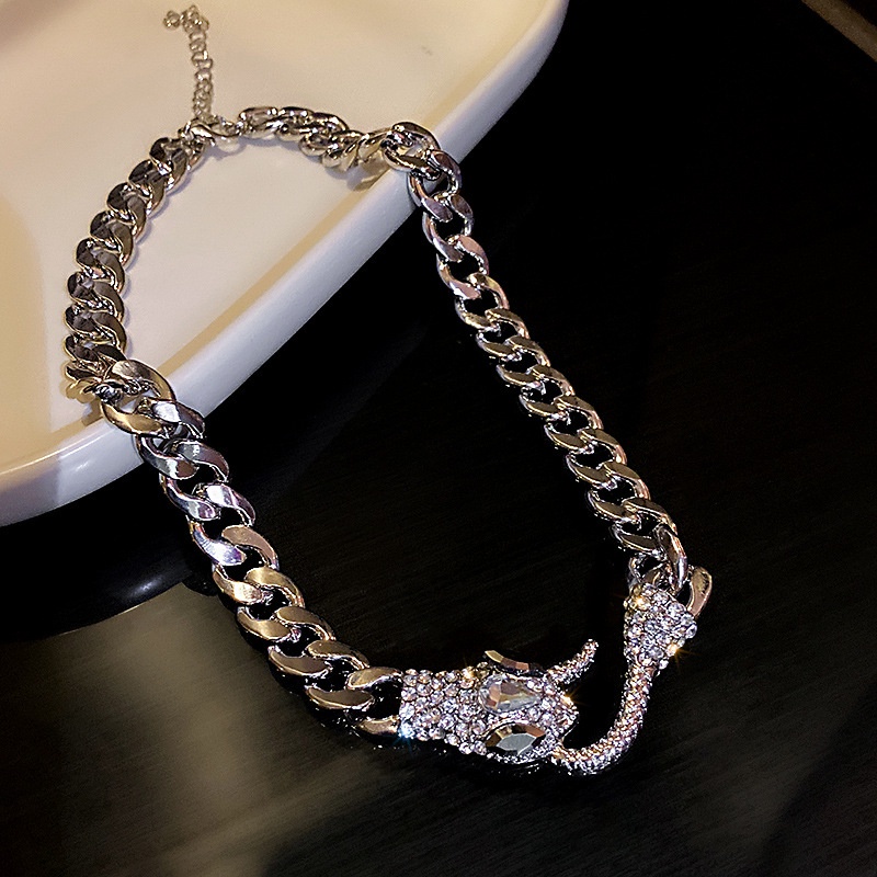 Vòng cổ Mặt Hình Rắn Đính Đá Thời Trang