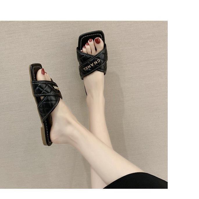 E12 - Dép nữ quai chéo thêu chỉ và chữ | BigBuy360 - bigbuy360.vn