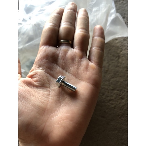 ốc bulong 6li đầu 10 giá 2k/1 con