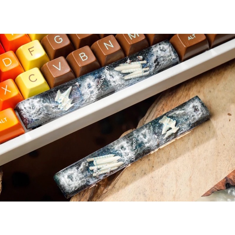 Nút Space bàn phím cơ Phi hành gia + Tàu vũ trụ.Keycap resin Space Galaxy.Keycap resin artisan.