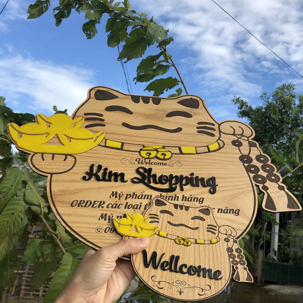 Biển gỗ treo shop bán hàng - Thiết kế mẫu mèo thần tài may mắn
