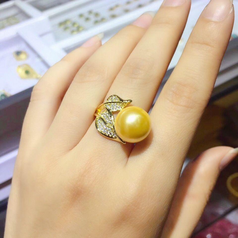 Nhẫn Đeo Tay Hình Vỏ Sò Đính Ngọc Trai Giả Màu Vàng Và Ngọc Trai Thời Trang